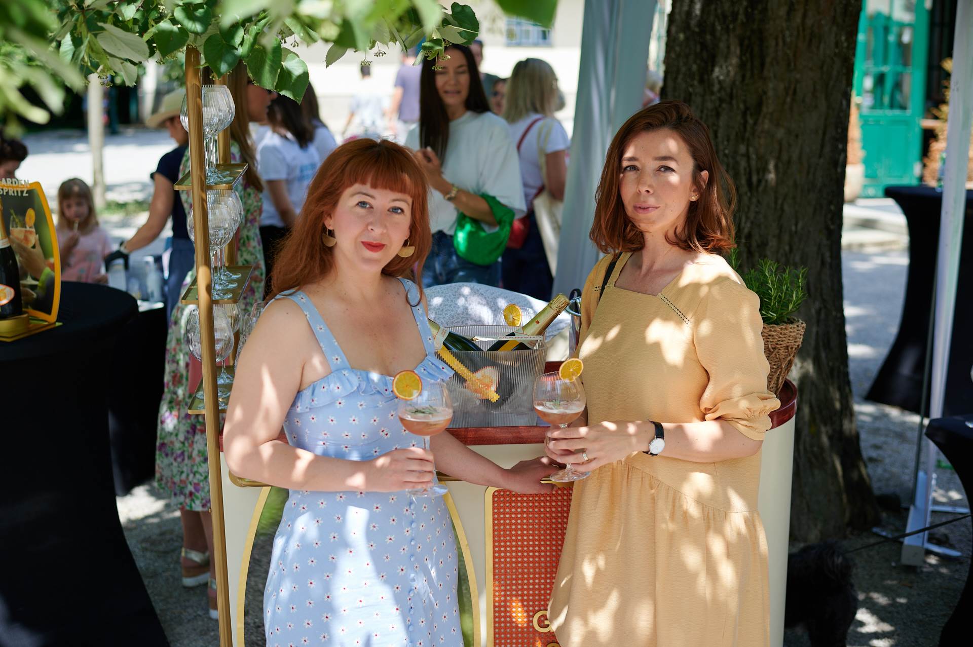 Ela Splivalo i Izabela Vrtar, Sensa