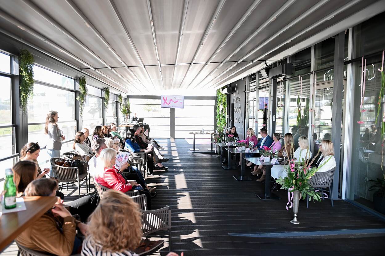 Predstavljanje projekta dm & Story Pink Ribbon u Pappar Bistro & Baru u Zagrebu