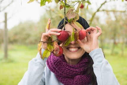 žena jabuke jesen