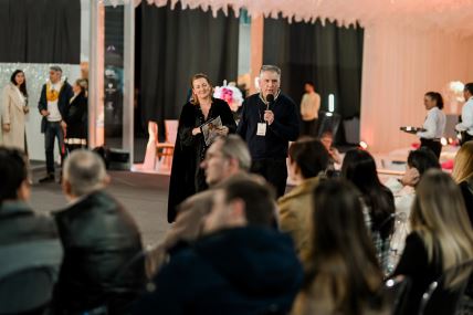 Domaće zvijezde pjesmom podržale najmlađe heroje na Sajmu vjenčanja Zagreb