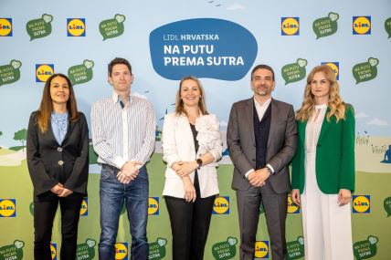 Mirjana Matesic, Rudjer Novak, Natalija Sosa, Bojan Vukovic, Lana Jugo.jpg