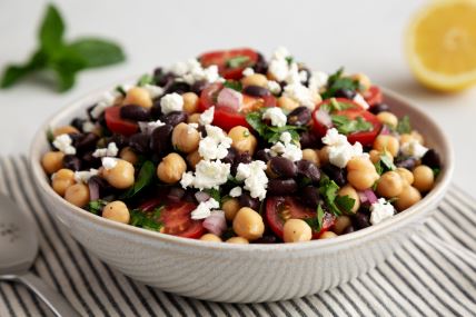salata sa slanutkom