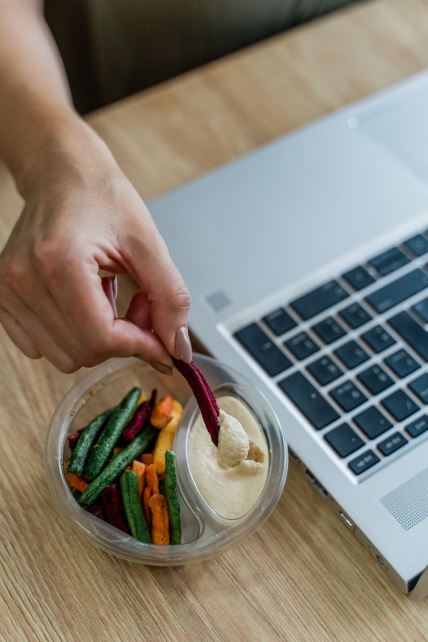 Hummus s povrćem 02.jpg