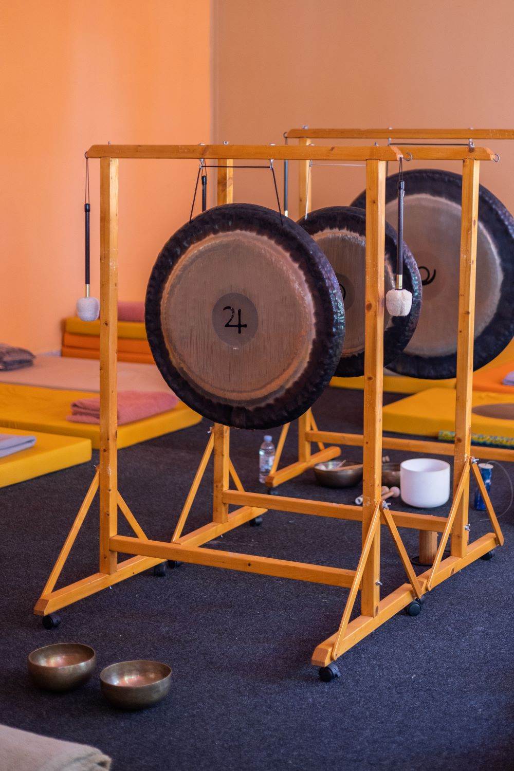 gong 3.jpg