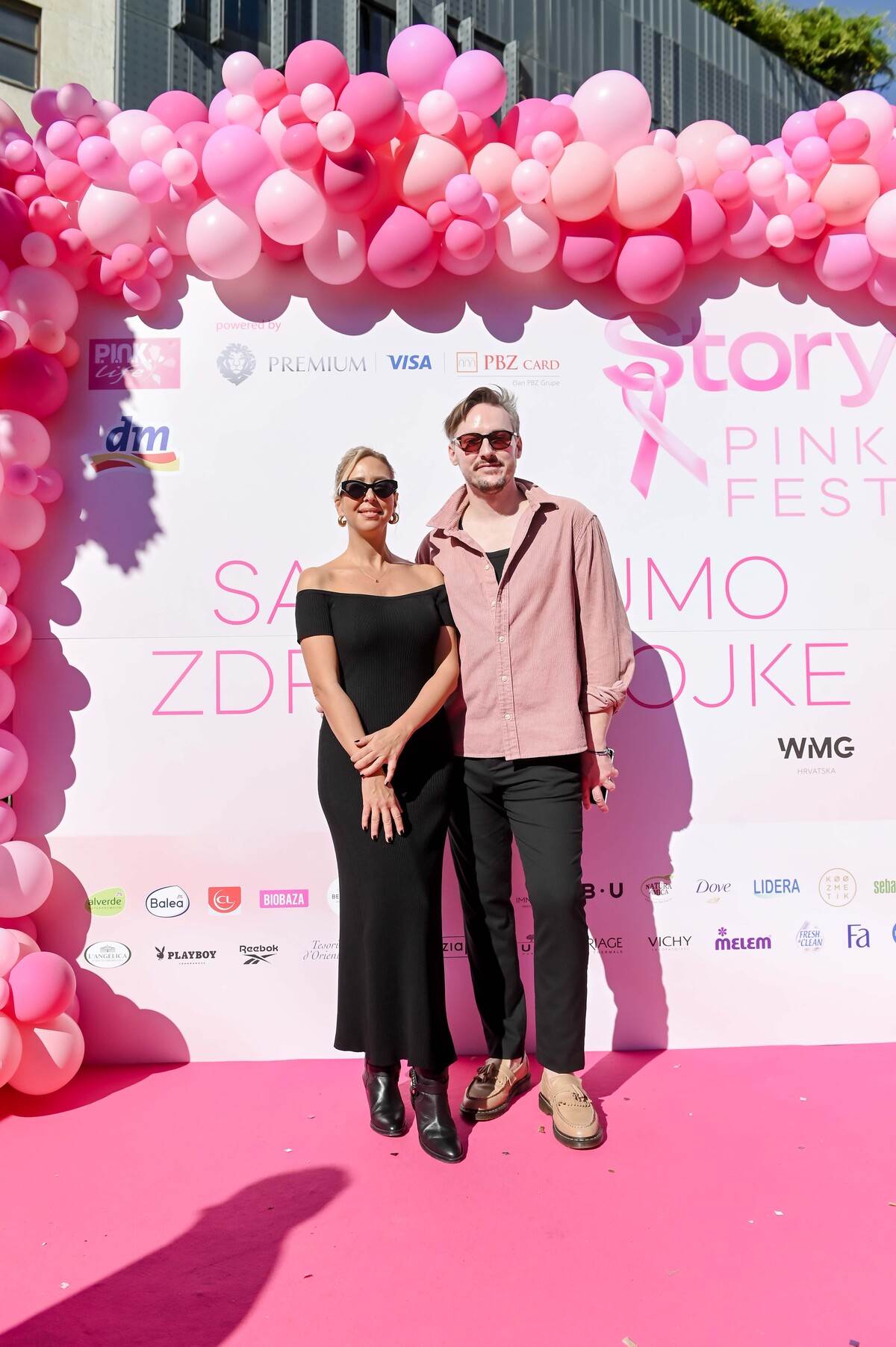 Pink modna pista u srcu Zagreba: Kreacije domaćih dizajnera nosile su junakinje Udruge P.I.N.K. life i poznate osobe