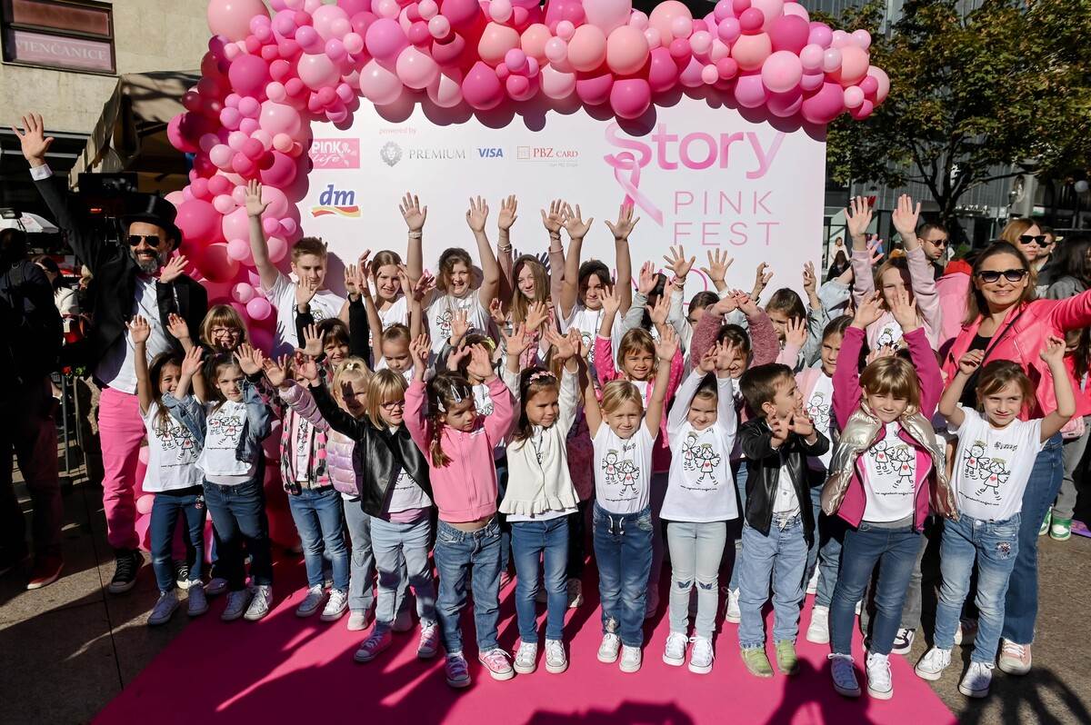 Pink modna pista u srcu Zagreba: Kreacije domaćih dizajnera nosile su junakinje Udruge P.I.N.K. life i poznate osobe