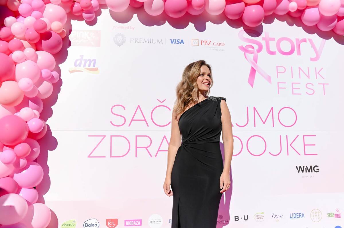Pink modna pista u srcu Zagreba: Kreacije domaćih dizajnera nosile su junakinje Udruge P.I.N.K. life i poznate osobe