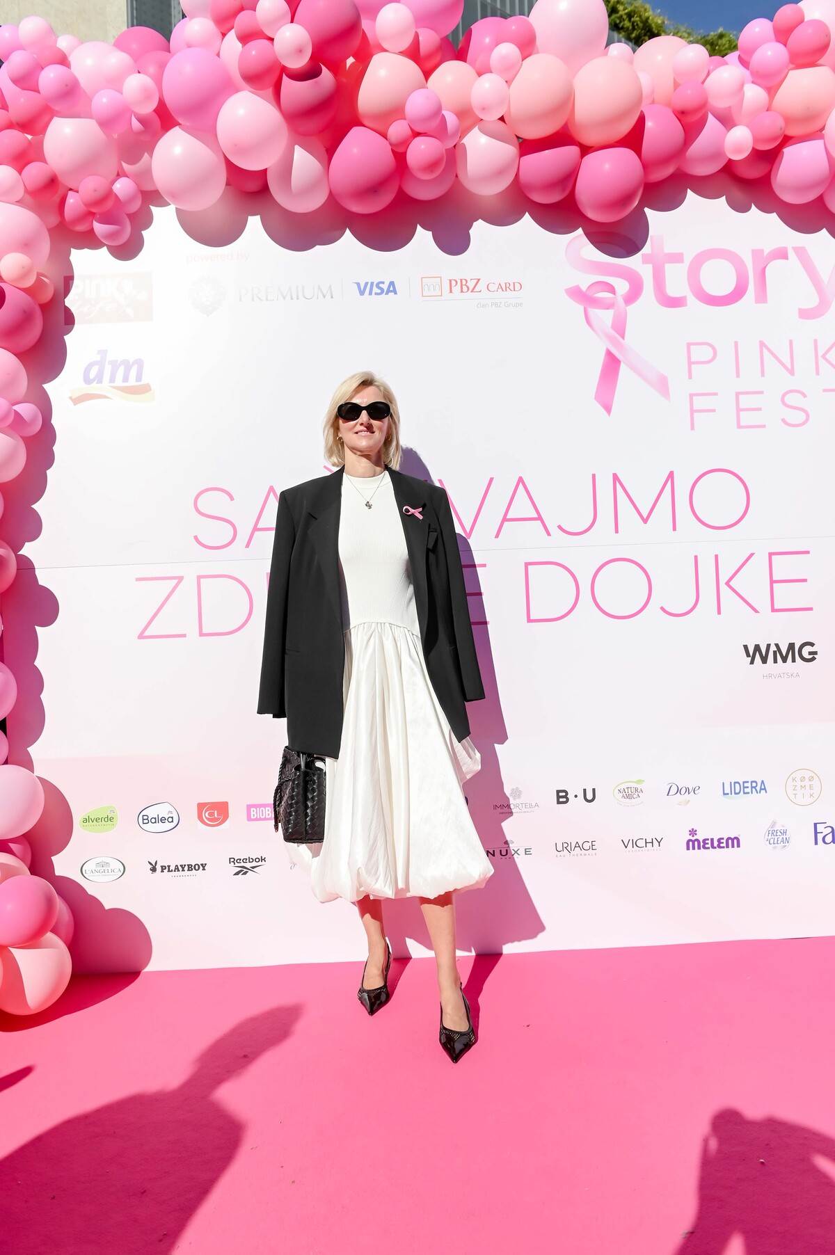 Pink modna pista u srcu Zagreba: Kreacije domaćih dizajnera nosile su junakinje Udruge P.I.N.K. life i poznate osobe