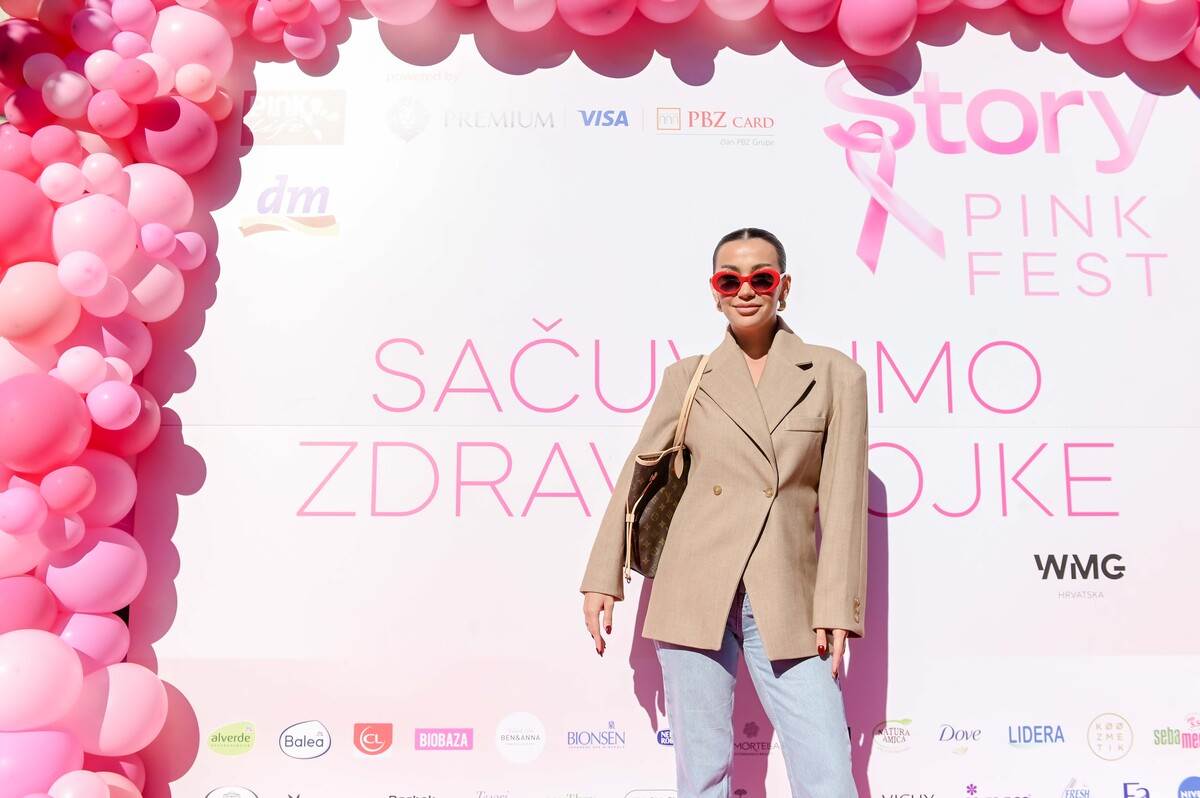 Pink modna pista u srcu Zagreba: Kreacije domaćih dizajnera nosile su junakinje Udruge P.I.N.K. life i poznate osobe