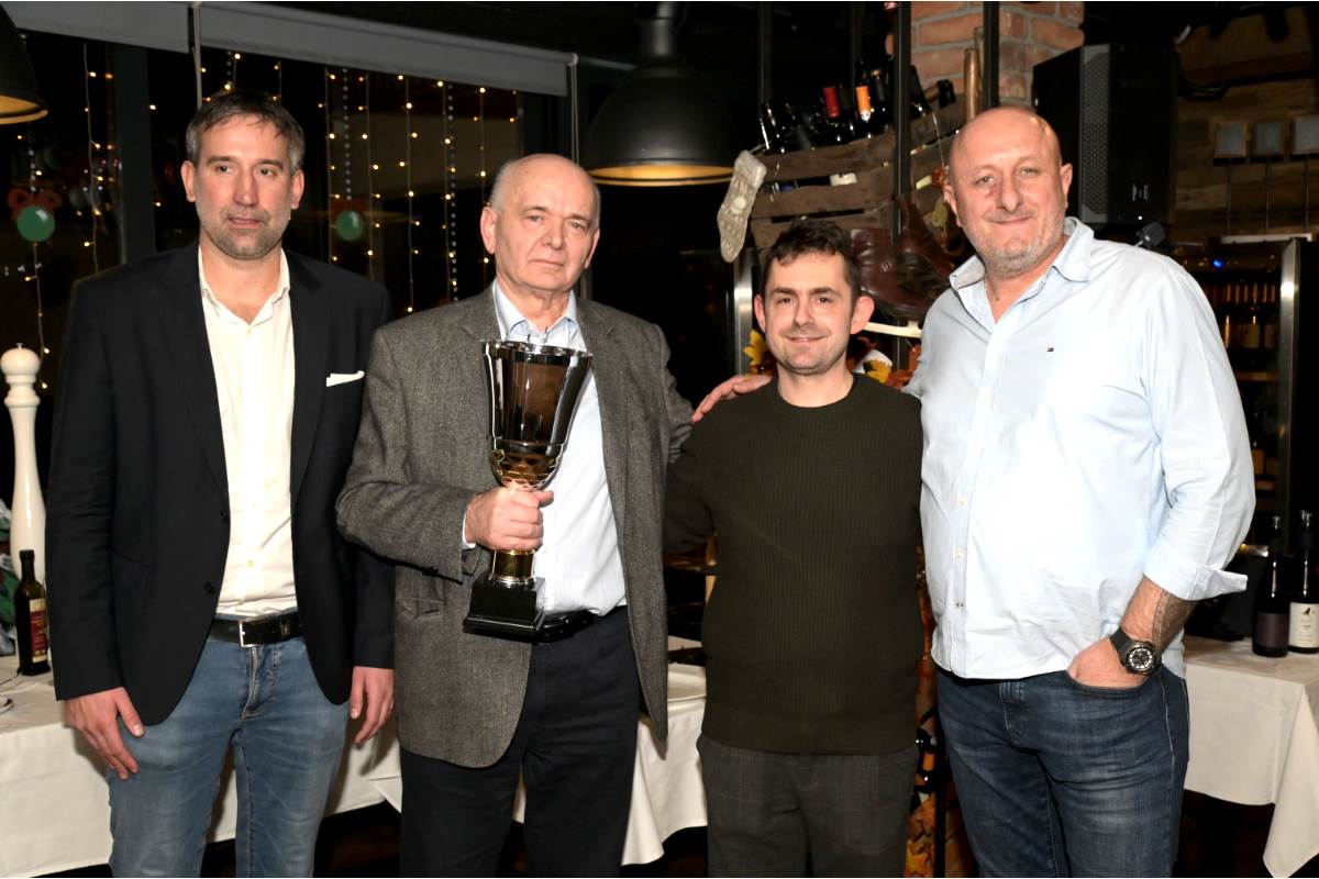 Božićni humanitarni šahovski turnir poznatih u restoranu Botanist