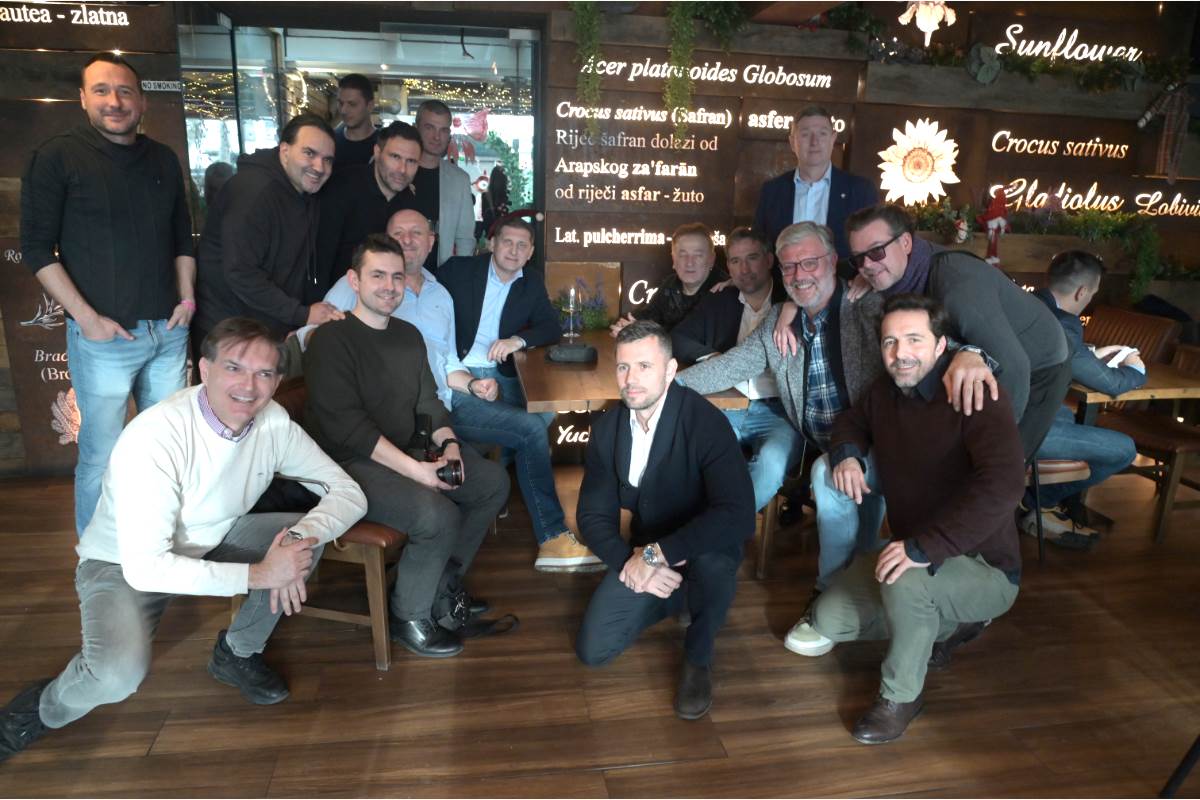 Božićni humanitarni šahovski turnir poznatih u restoranu Botanist