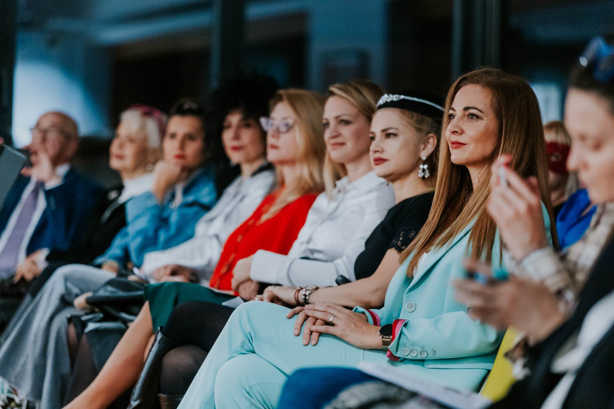 12 Publika uživa u koncertu.jpg