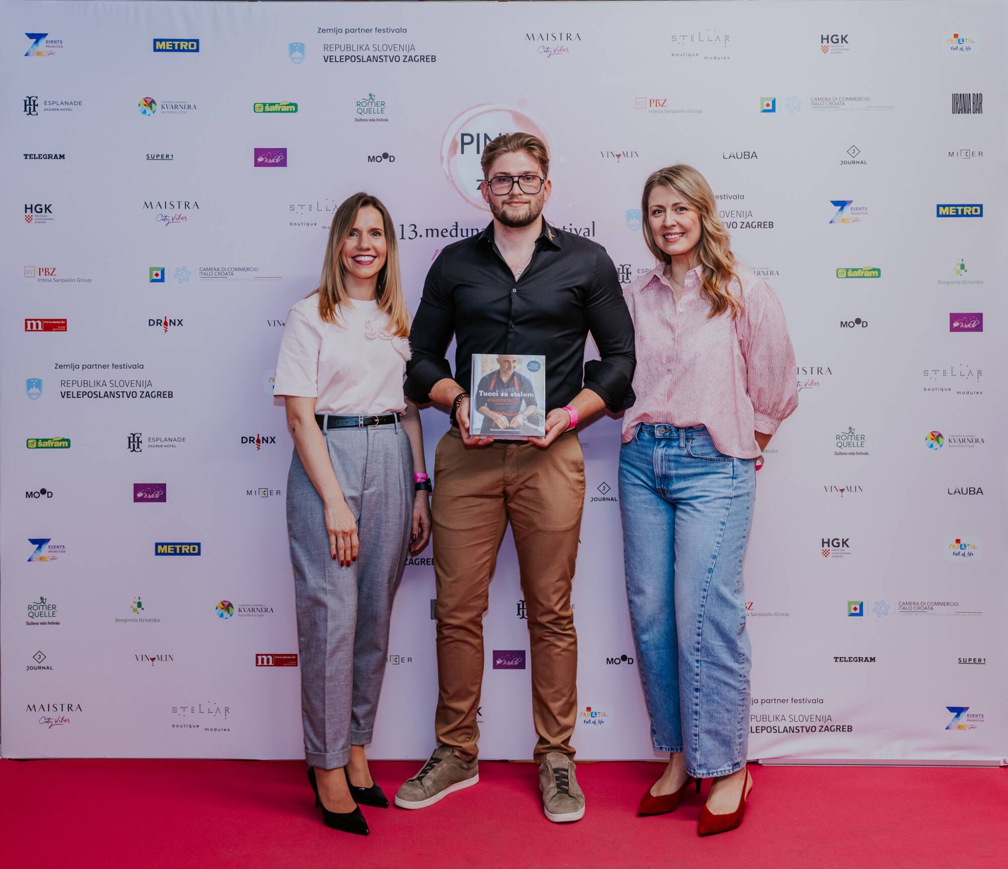 18 Dobitnice nagrade iz Belje vinarije i Florijan Umek.jpg