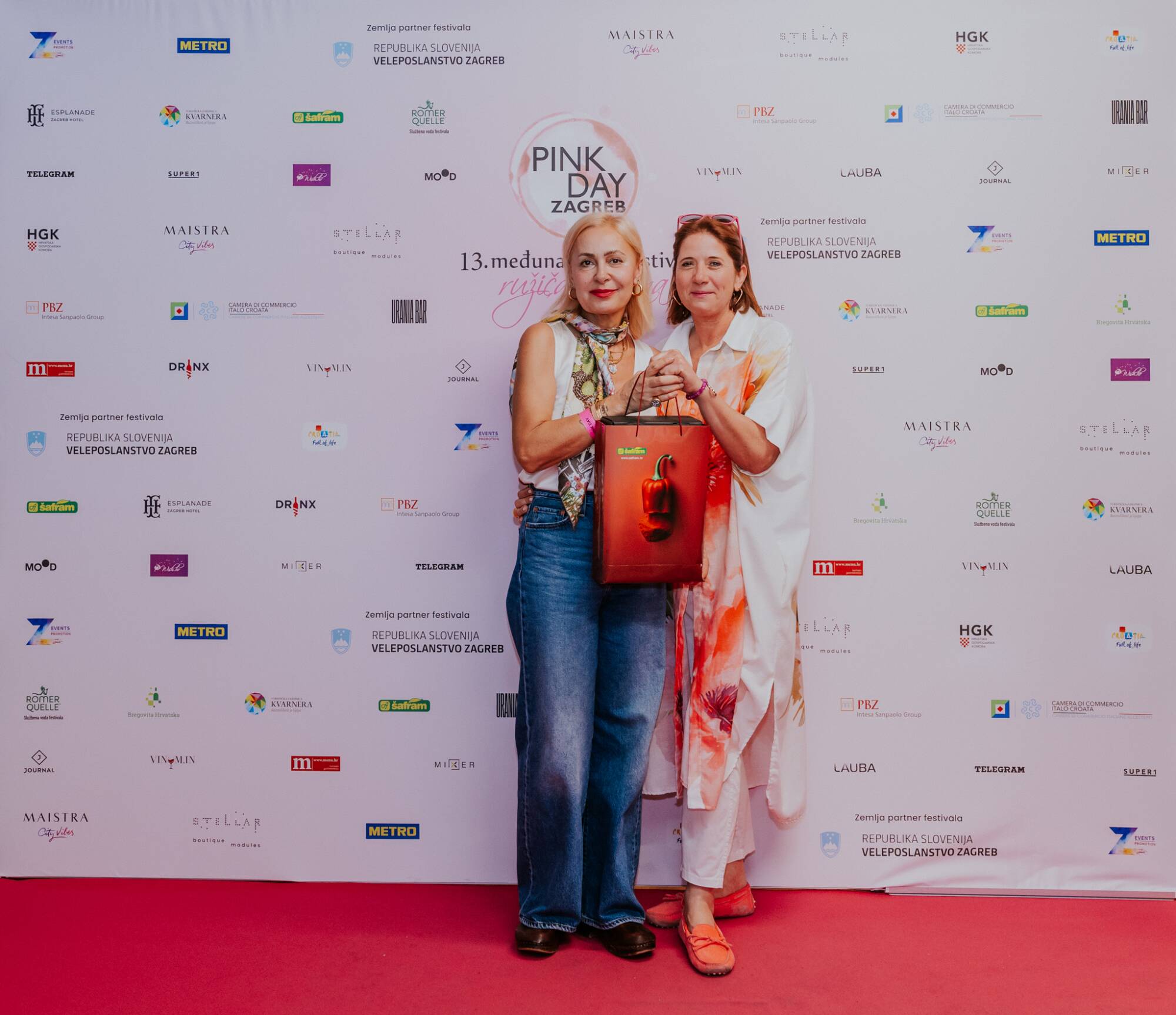 21 Dobitnica nagrade Mirella Šušak Cvetković i Zrinka Jelić Belinić.jpg