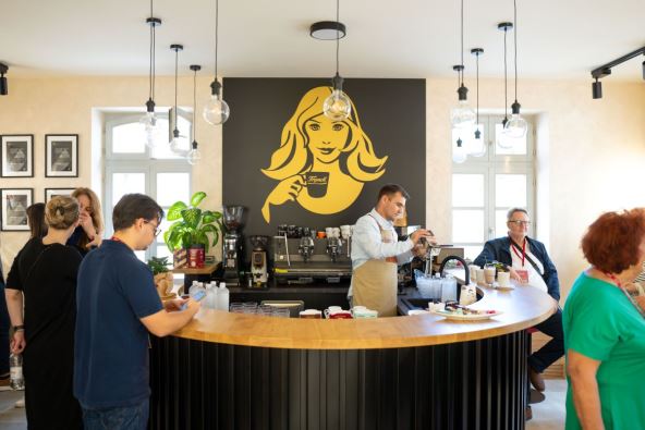 Predstavljeni novi okusi Franck cappuccina inspirirani Kraševim pralinama_1.jpg