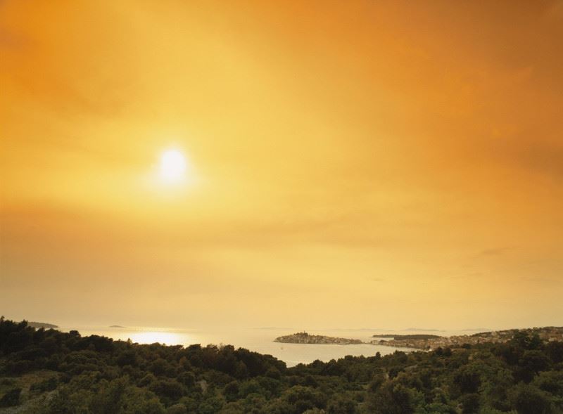 Hrvatska obala, more, sunce