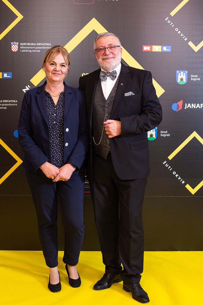 Branka Bakšić Mitić, dogradonačelnica grada Gline i predsjednica Humanitarne udruge Ljudi za ljude s Hrvojem Prćićem, glavnim urednikom  National Geographica Hrvatska.jpg